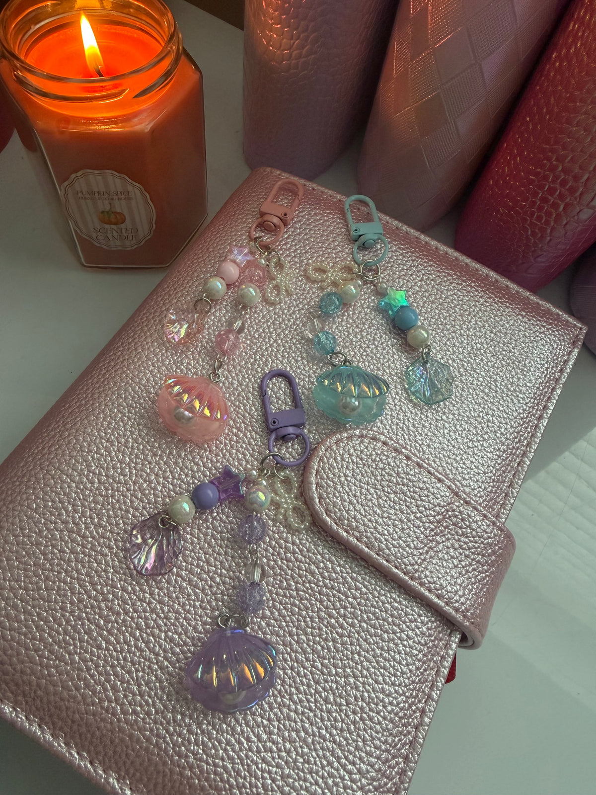 Pearly Shell Binder Charm